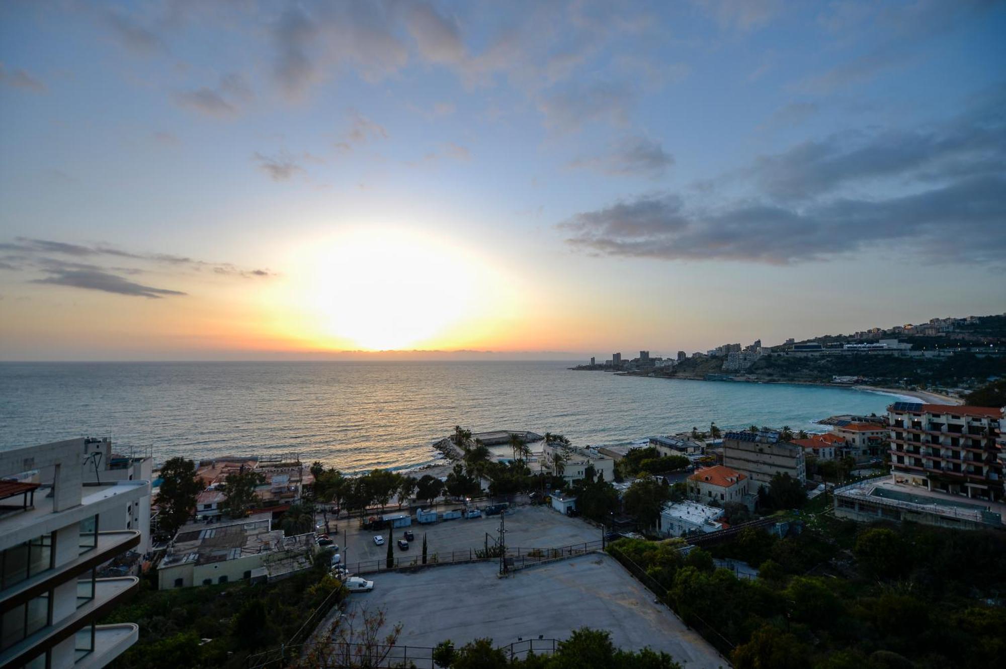 Zett Hotel Jounieh Exterior photo